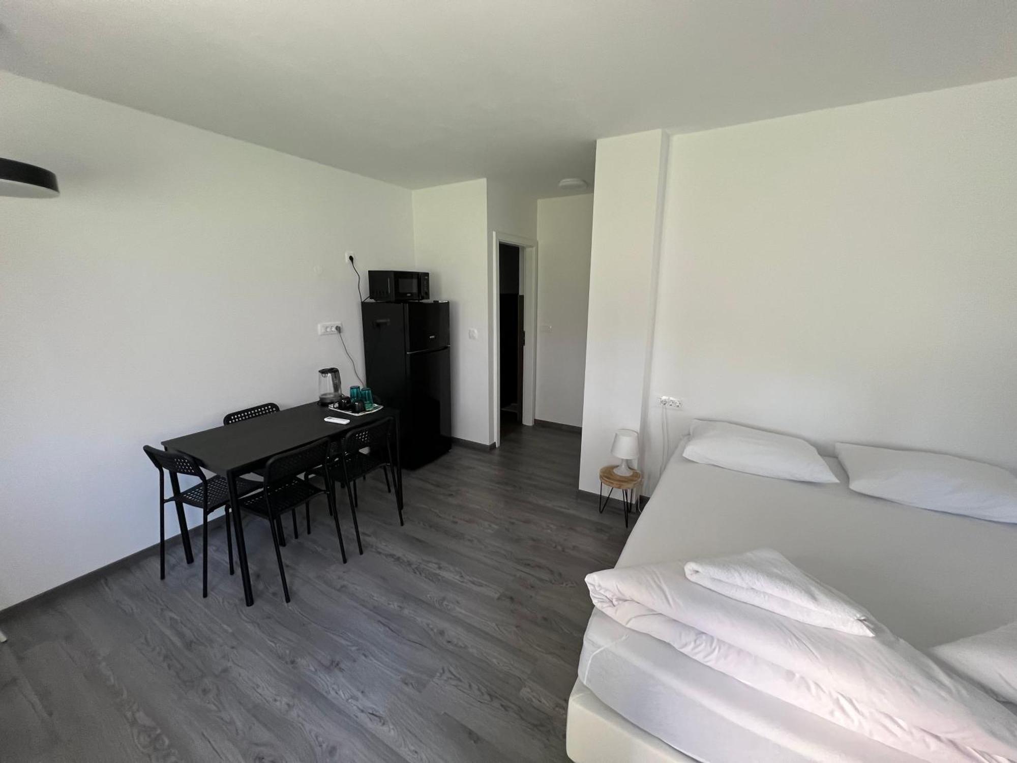 Lemonwood House Hotel Postojna Kültér fotó