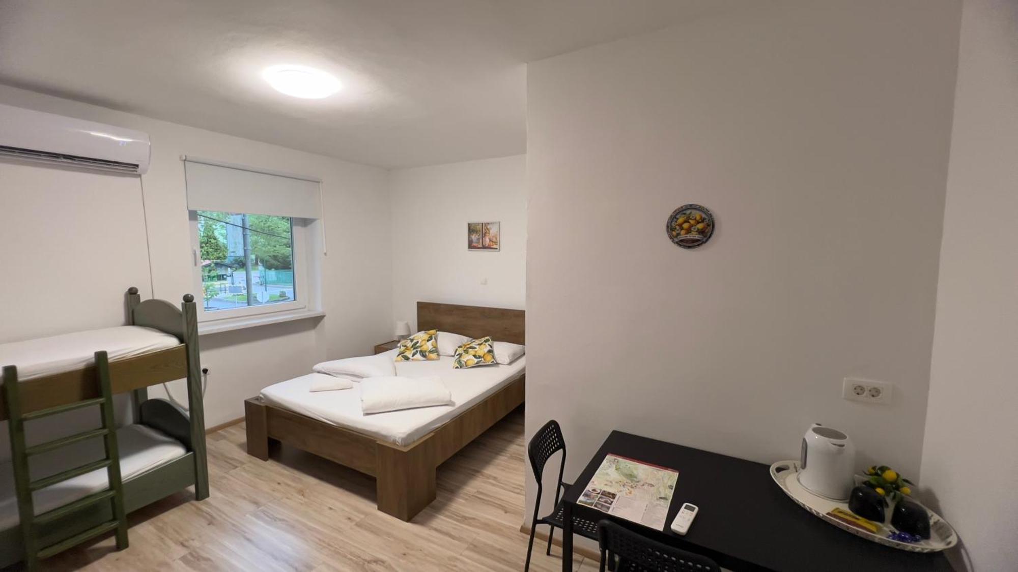 Lemonwood House Hotel Postojna Kültér fotó